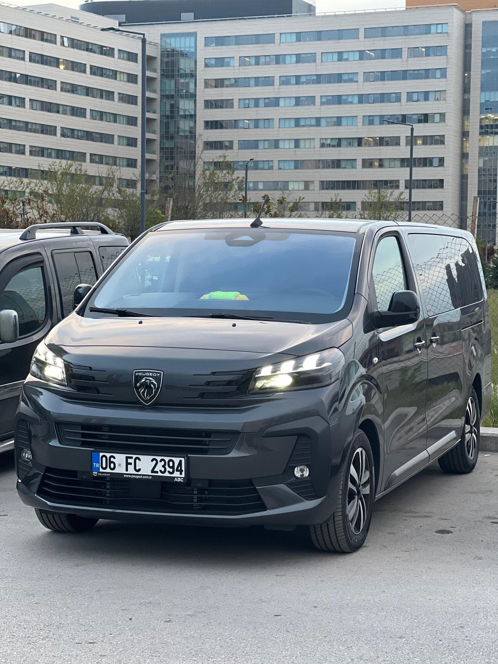 CMN Çimen Turizm kurumsal filo aracı Peugeot Traveller, Ankara 06 plakalı